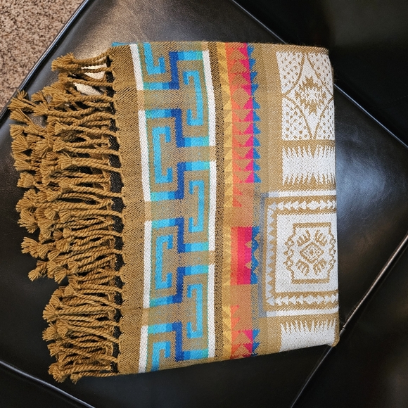 Multicolor Patterned Poncho - Picture 5 of 6